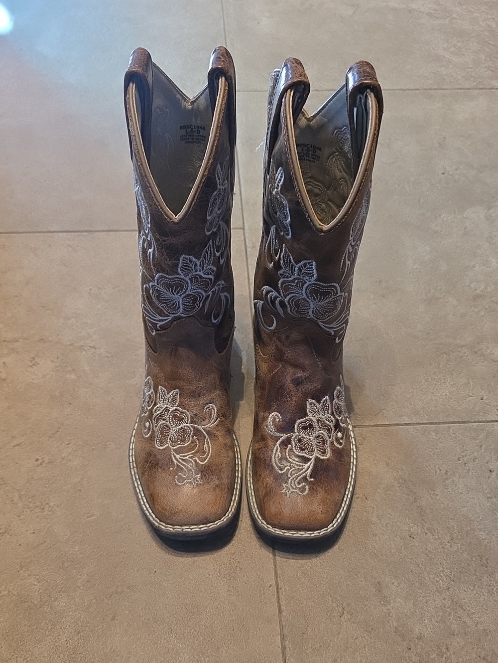 Girl's Brown Embroidered LEATHER Western Boots. Size 1
